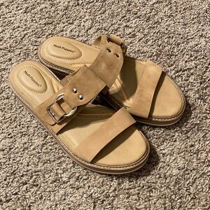 Hush Puppies Malti Sandals in Tan